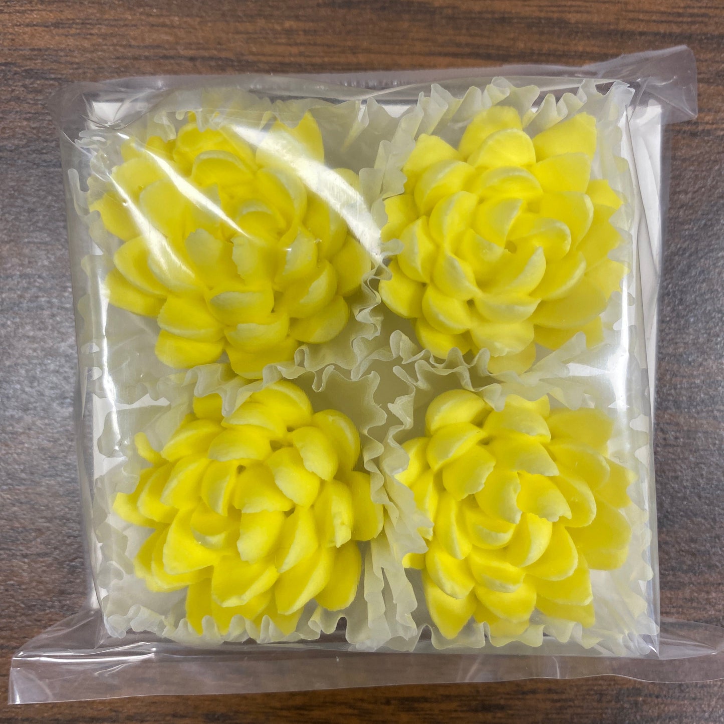 Royal Icing Chrysanthemum Yellow 1.5", 4 Pack
