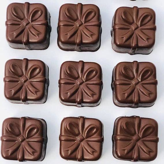 Present Gift Box with Bow Mold, 3 part