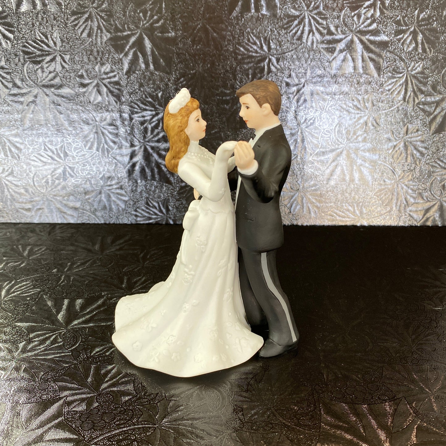 Dancing Bride & Groom Couple, 6"