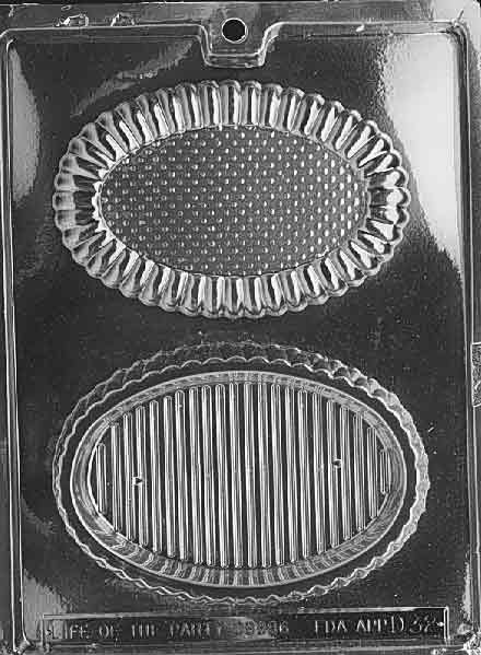 Oval Pour Box With Lid